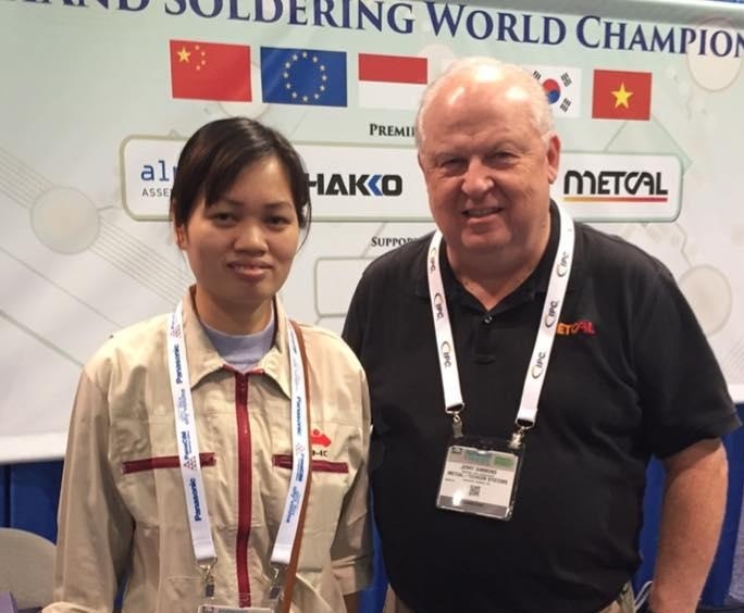 Xin chúc mừng Vũ Thị Xuân đến từ UMC Electronics, nhà vô địch thế giới về hàn tay